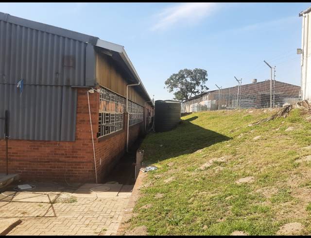 2,140M² FACTORY TO LET IN WESTMEAD